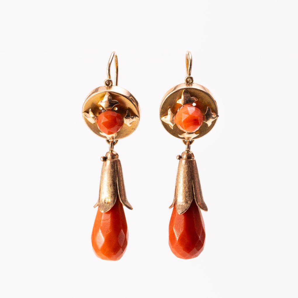 Yellow Gold Drop Earrings with Faceted Coral