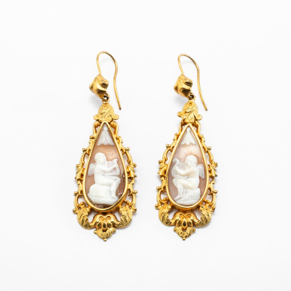 Gold Earrings with Shell Depicting Angels