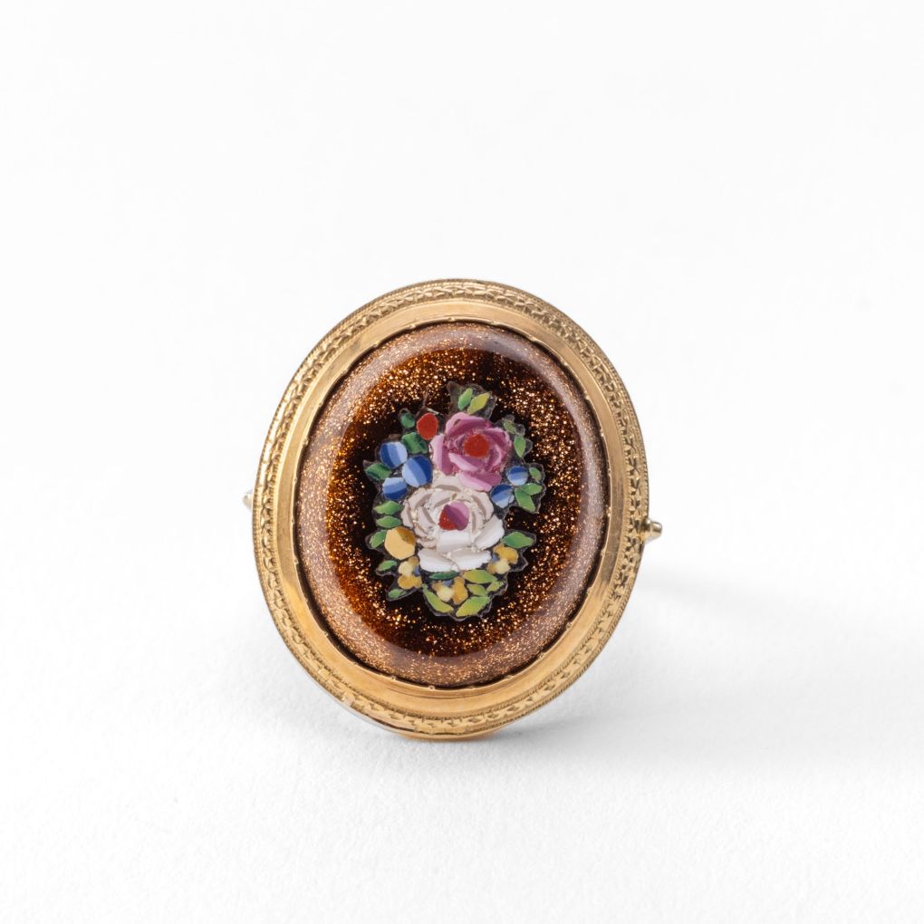Anello antico in Oro con Micromosaico Veneziano su Pietra del Sole