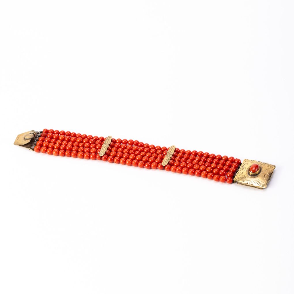 Italian Coral and Yellow Gold Bracelet from the early 1900s.