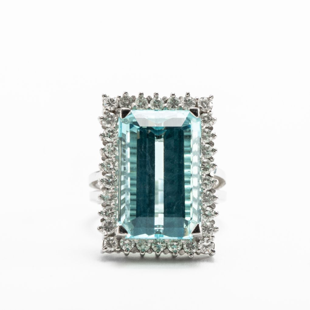 White Gold and Diamond Ring with Aquamarine