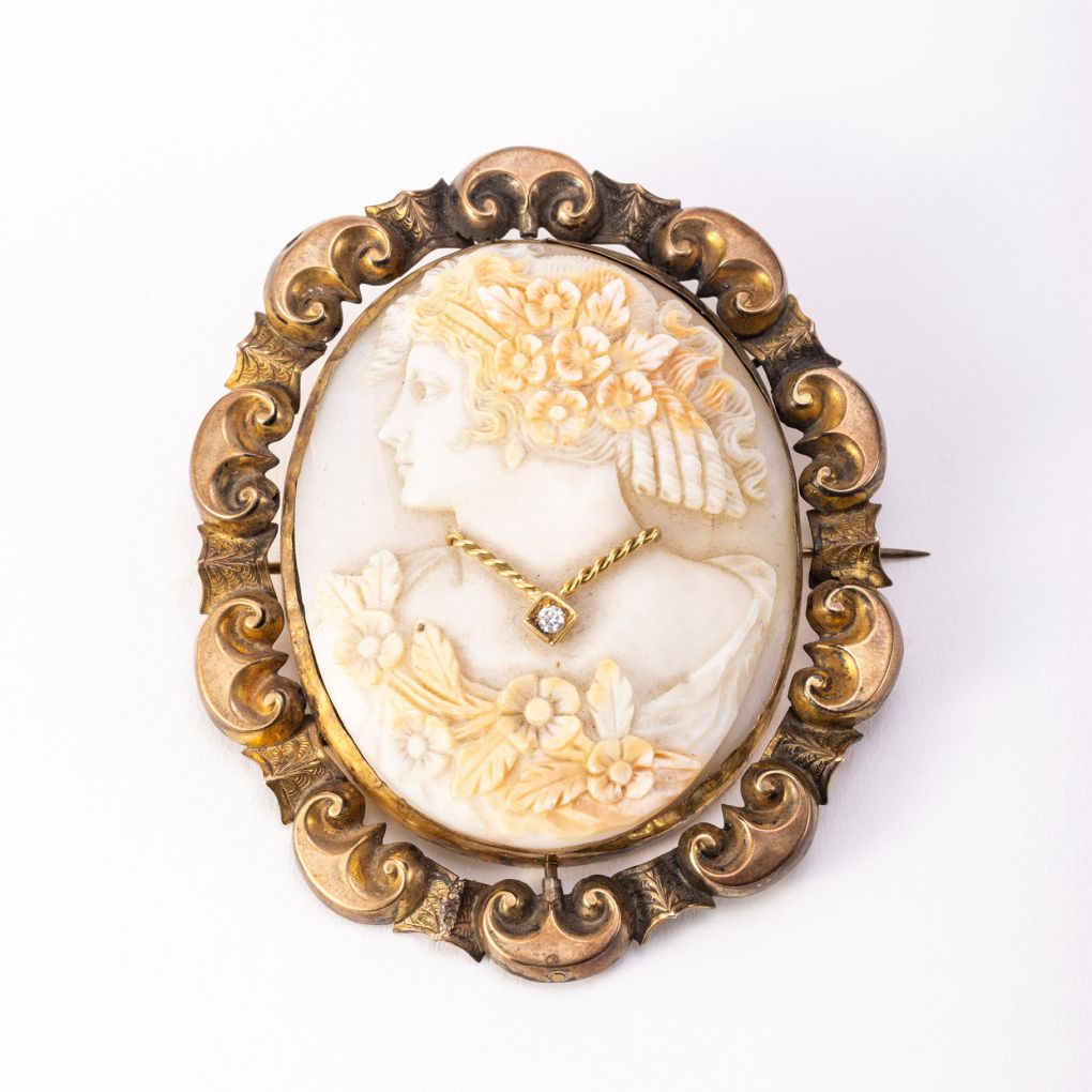 Gold Brooch with Shell Cameo and a Central Diamond